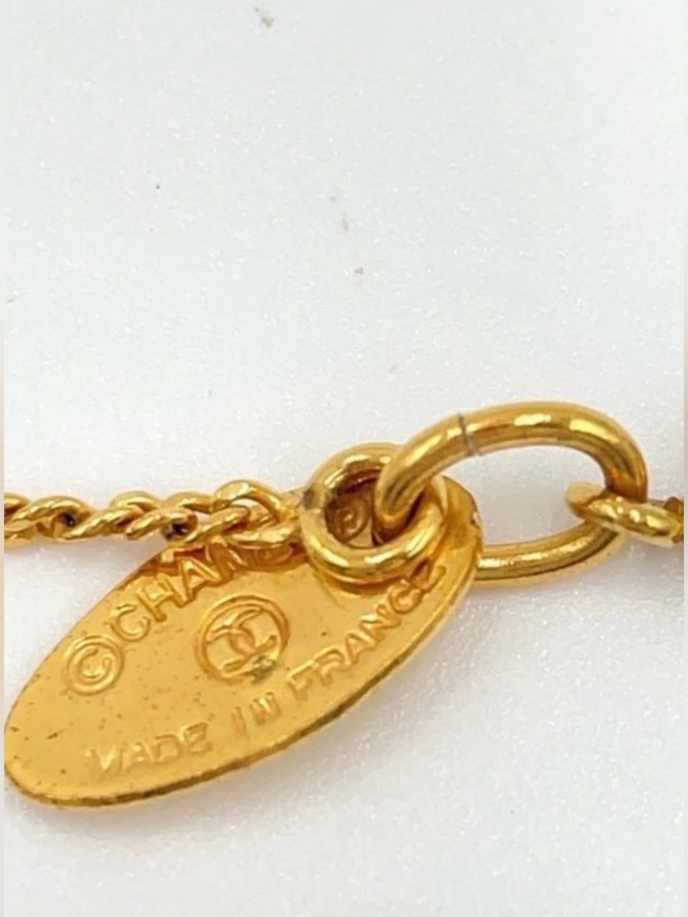 Chanel X Textured 24k gold Plated CC Logo Necklace W/Chanel Box -EUC - Picture 9 of 10